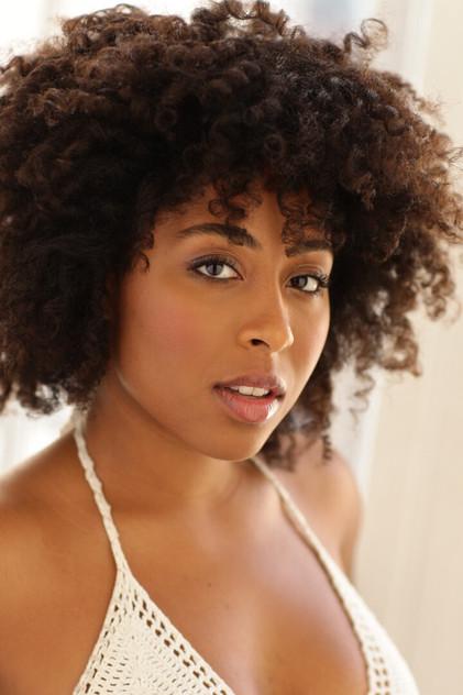 Iris Beaumier - Actor Profile Photo