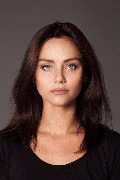 Zoé van Weert - Actor Profile Photo