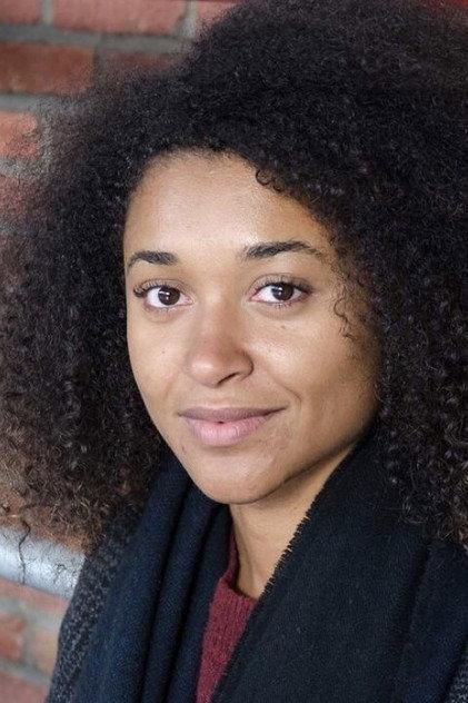 Esthèle Dumand - Actor Profile Photo
