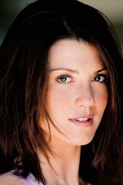 Zoe McLellan - Actor Profile Photo