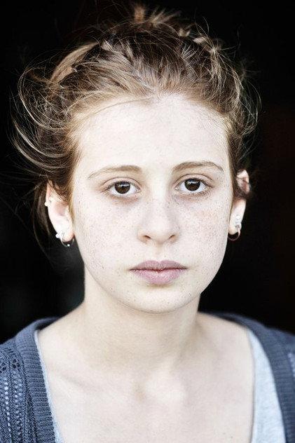 Yara Pilartz - Actor Profile Photo