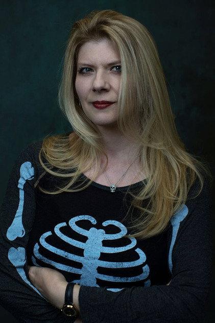 Izzy Lee - Actor Profile Photo