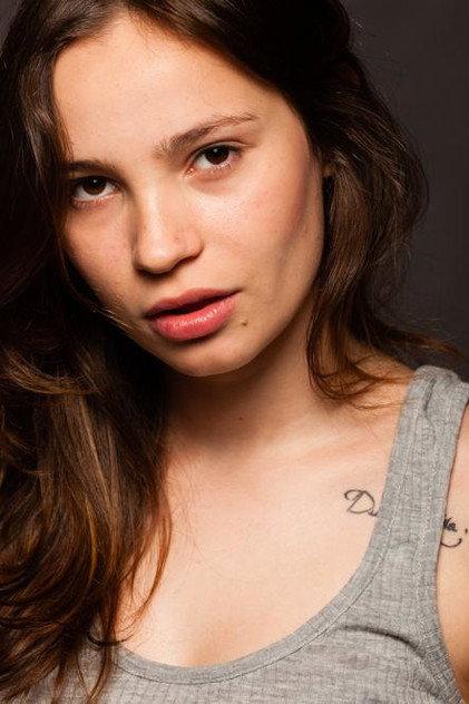 Léa Mesnil - Actor Profile Photo