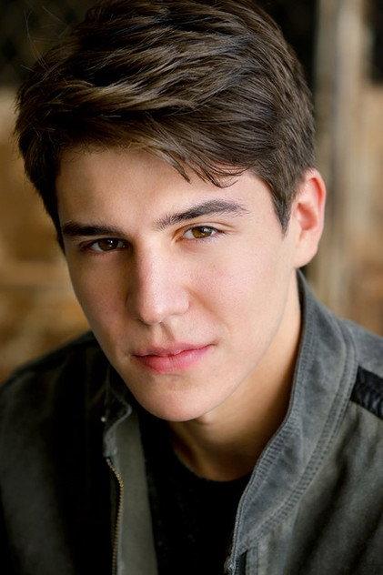 Michael Grant - Actor Profile Photo