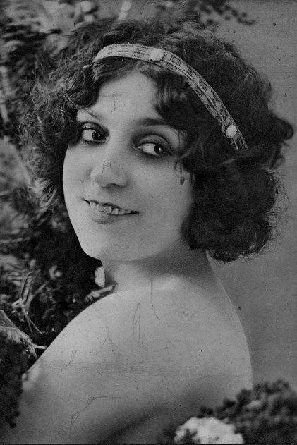 Régina Badet - Actor Profile Photo