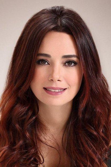 Özgü Namal - Actor Profile Photo