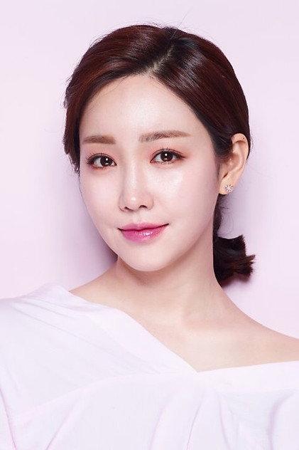 Lee Yu-ri - Actor Profile Photo
