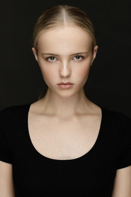 Klara Linderstål - Actor Profile Photo