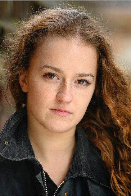Polly Coombes - Actor Profile Photo