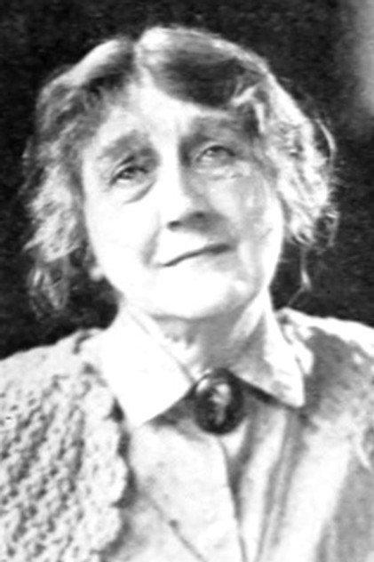 Tempe Pigott - Actor Profile Photo