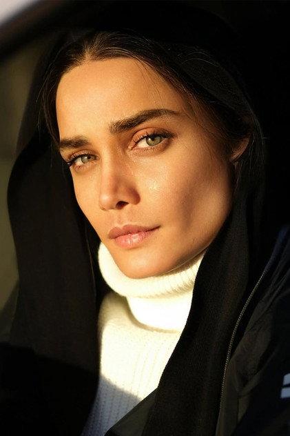Tina Akhoondtabar - Actor Profile Photo
