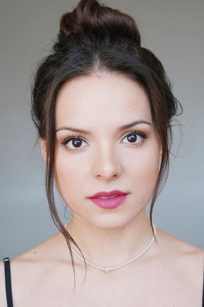 Anna Glaube - Actor Profile Photo