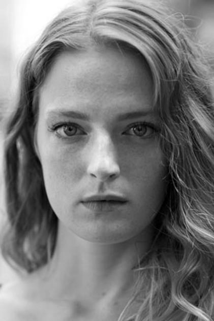 Anna Manuelli - Actor Profile Photo