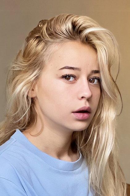 Louise Leroy - Actor Profile Photo