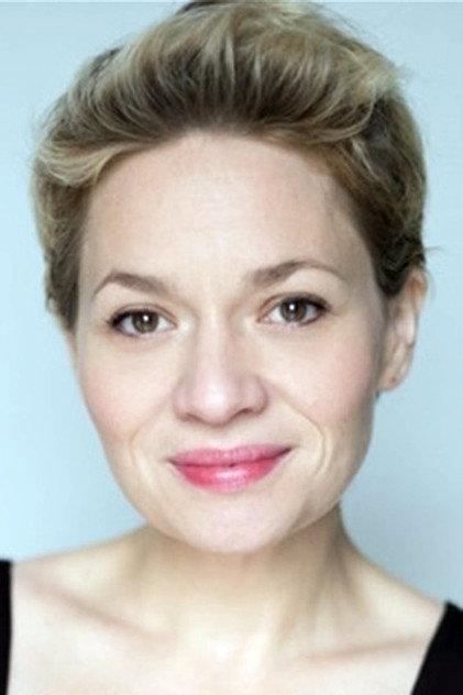 Lara Neumann - Actor Profile Photo