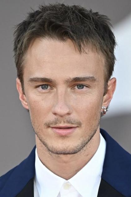 Drew Starkey - Actor Profile Photo