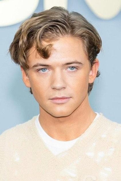 Igby Rigney - Actor Profile Photo