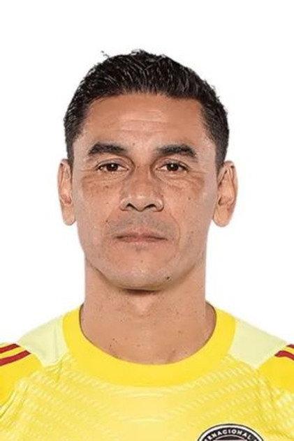 Óscar Ustari - Actor Profile Photo