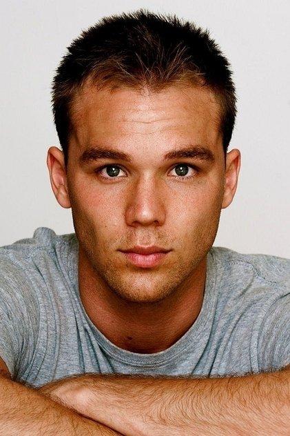 Lincoln Lewis - Actor Profile Photo