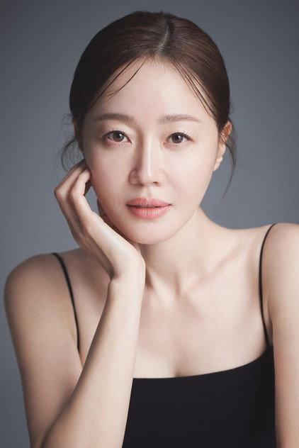 Uhm Ji-won - Actor Profile Photo