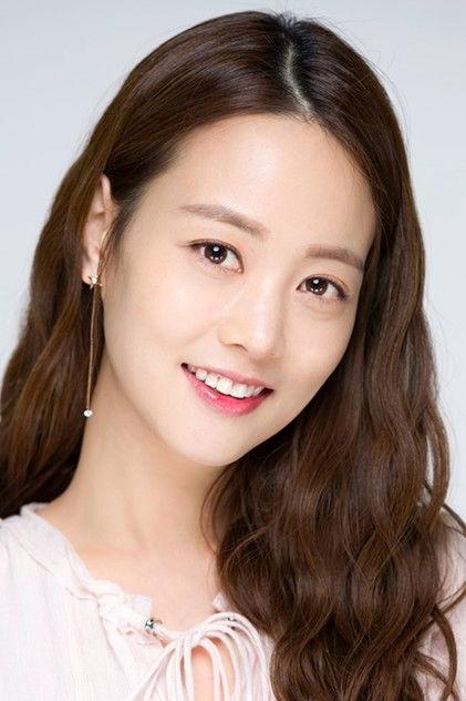 Son Yeo-eun - Actor Profile Photo