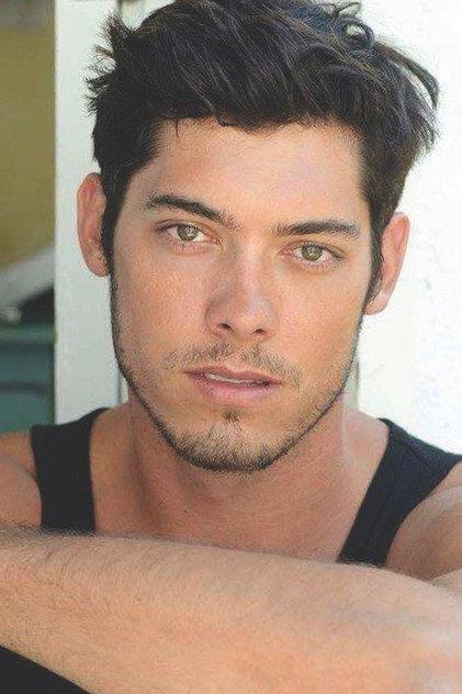 Matt William Knowles - Actor Profile Photo