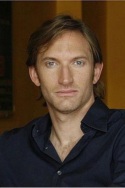 Robert Lyons - Actor Profile Photo