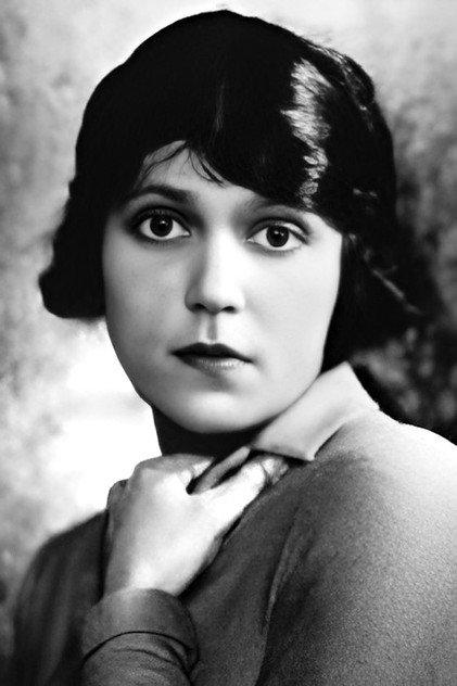 Helen Montrose - Actor Profile Photo