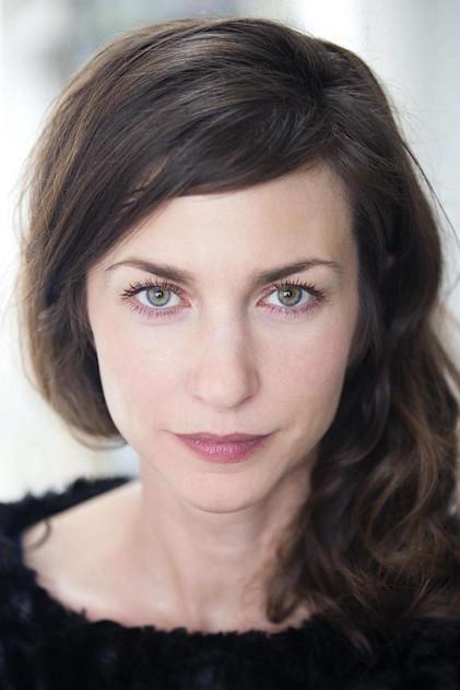 Émilie Caen - Actor Profile Photo