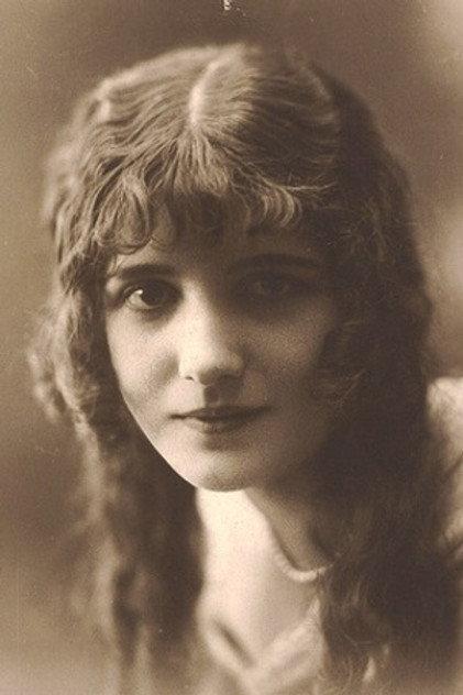 Madame Pâquerette - Actor Profile Photo
