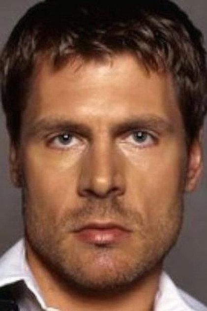 Sven Garrett - Actor Profile Photo