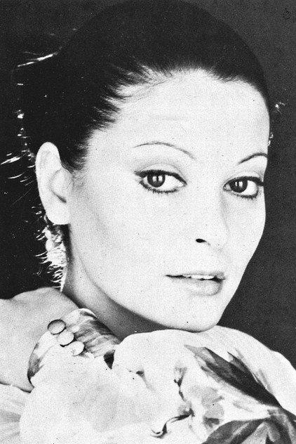 Angela De Leo - Actor Profile Photo