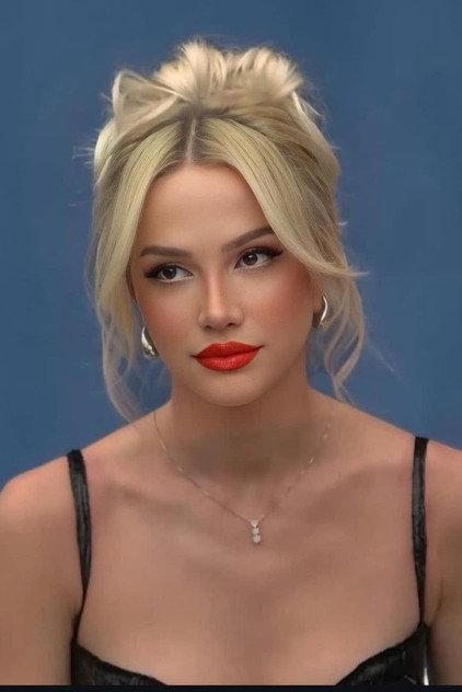Sara Kolami - Actor Profile Photo