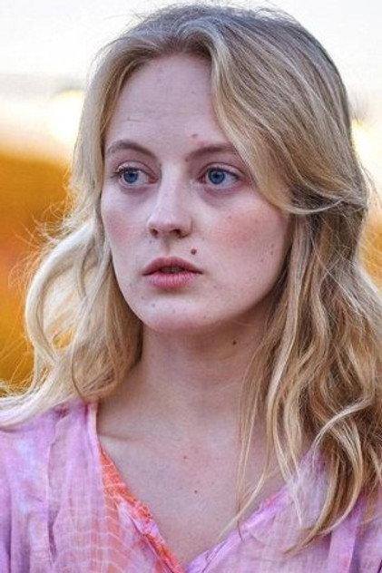 Caroline Hellwig - Actor Profile Photo