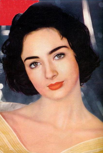Xenia Kalogeropoulou - Actor Profile Photo