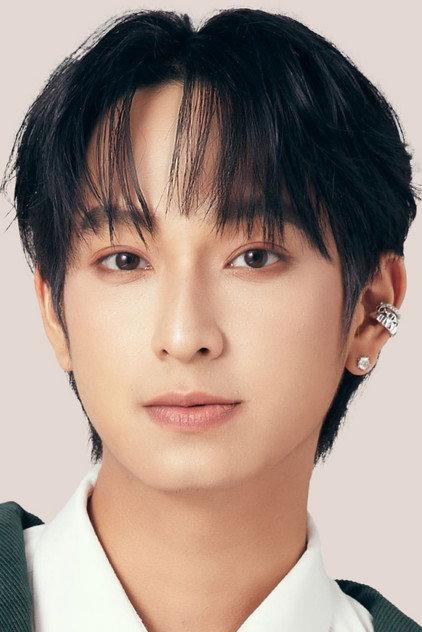 Wachirawit Ruangwiwat - Actor Profile Photo