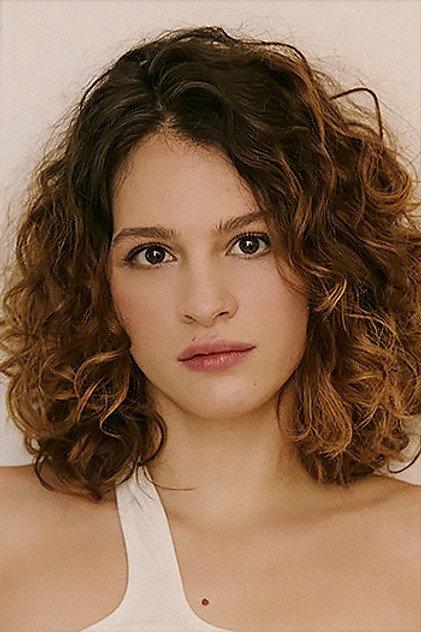 Lara Tremouroux - Actor Profile Photo