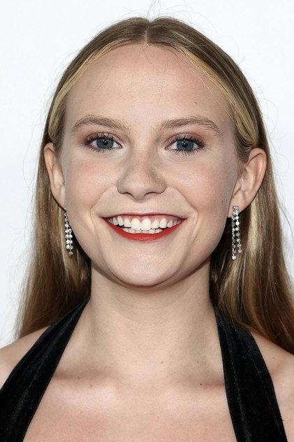 Grace Schnitzius - Actor Profile Photo