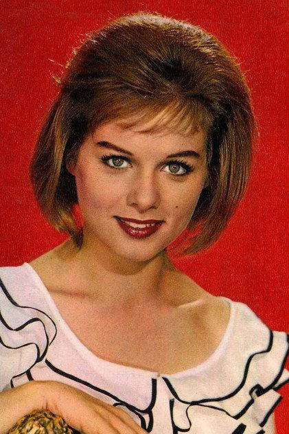 Lucile Saint-Simon - Actor Profile Photo