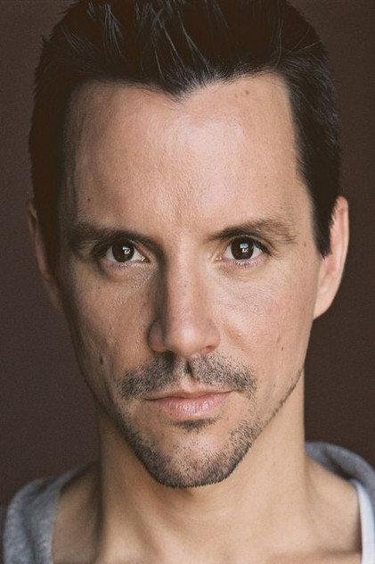 Enrique Sapene - Actor Profile Photo