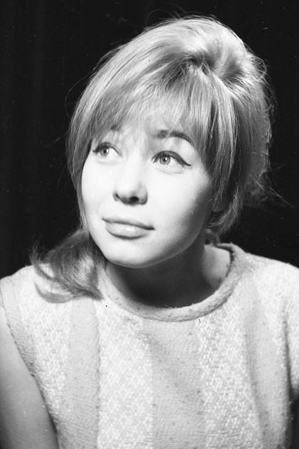 Anda Caropol - Actor Profile Photo