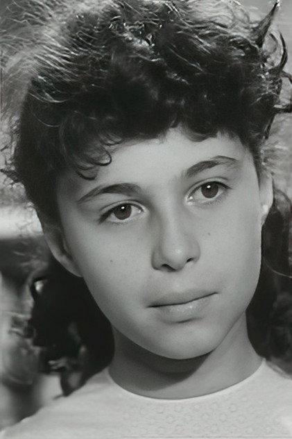 Albertine Sarov - Actor Profile Photo