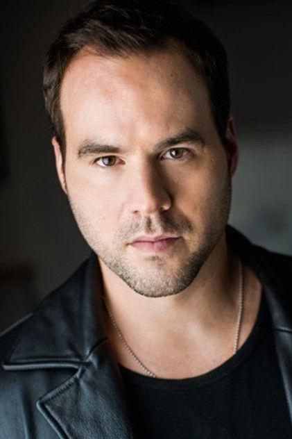 Lee Tichon - Actor Profile Photo