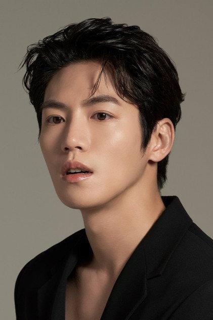 Yoo Hwan - Actor Profile Photo