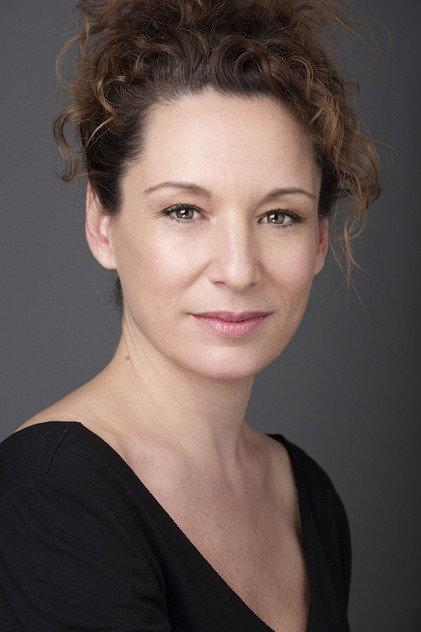 Eva Almaya - Actor Profile Photo