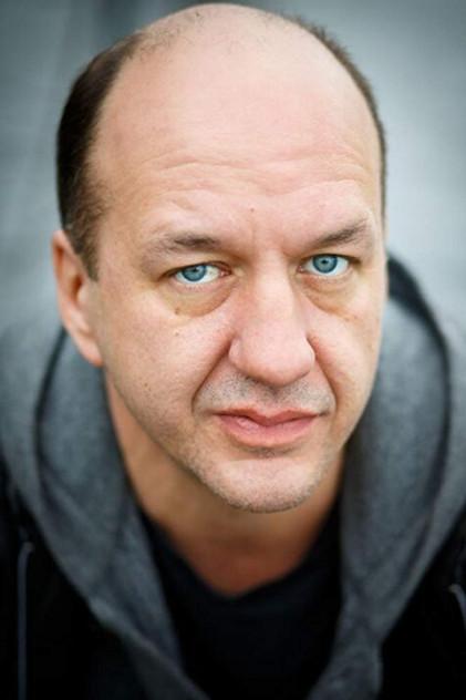 Alex Tondowski - Actor Profile Photo
