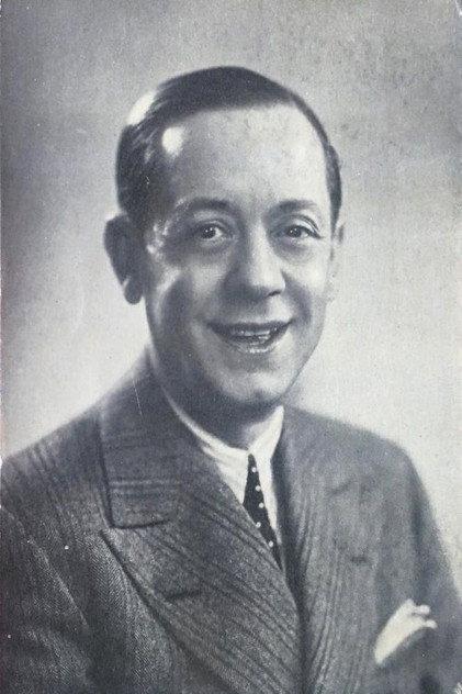 Valeriano León - Actor Profile Photo