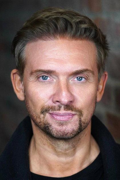 Scott Wright - Actor Profile Photo