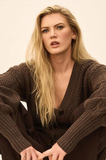 Ella Loudon - Actor Profile Photo