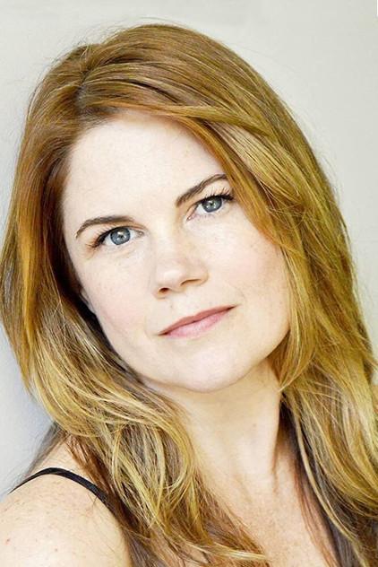 Jennifer Hall - Actor Profile Photo